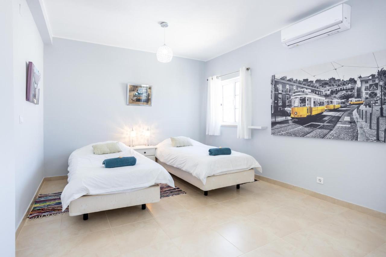 Newly Renovated 2 Bedroom Townhouse - Close To Salema Beach Exterior foto