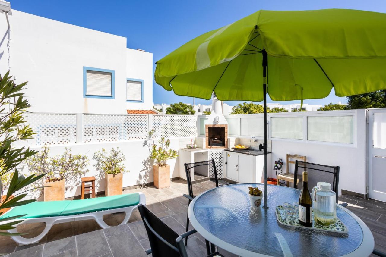 Newly Renovated 2 Bedroom Townhouse - Close To Salema Beach Exterior foto